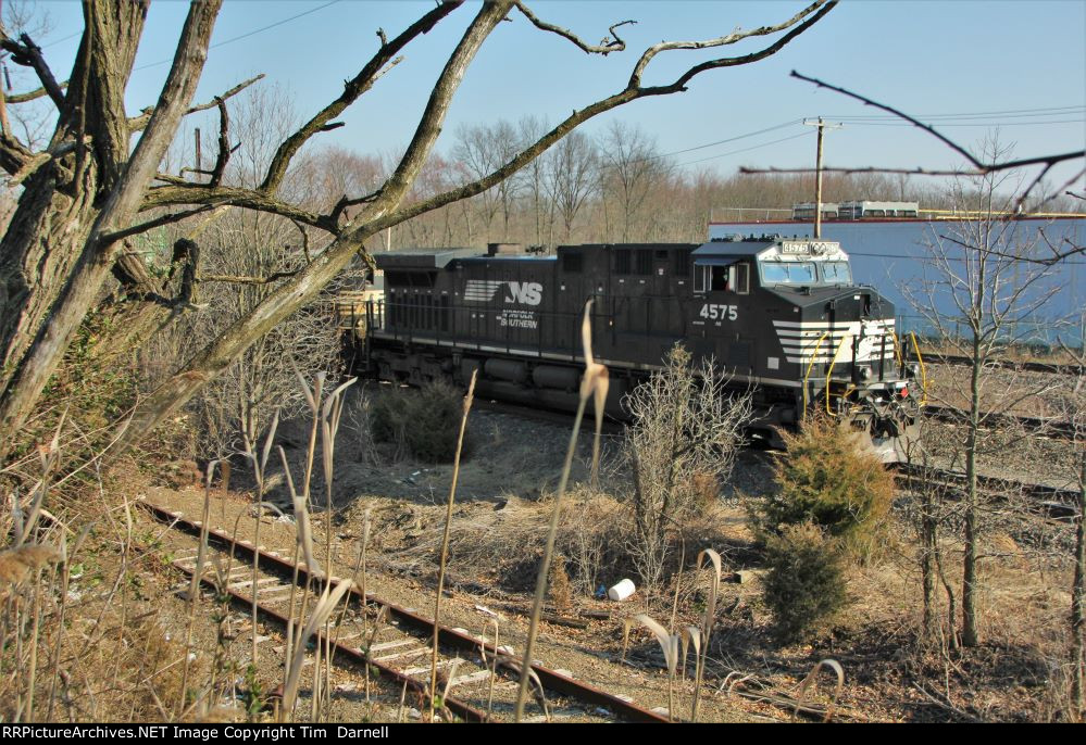 NS 4575 takes 27P west